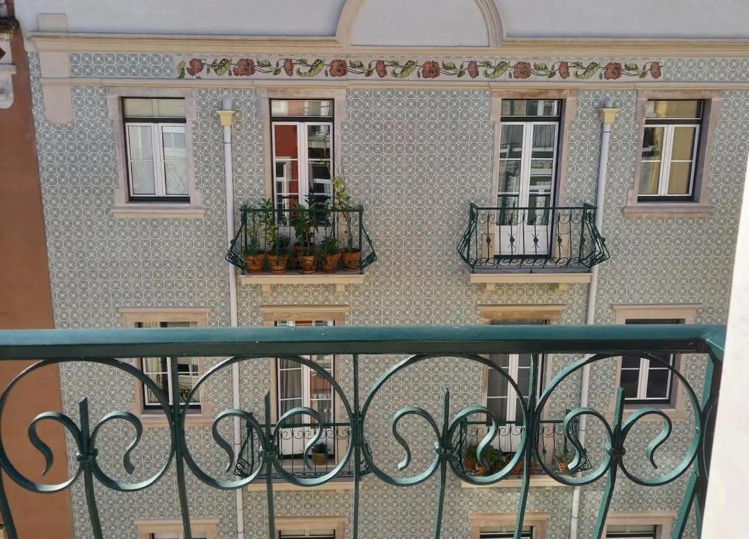 Charme Et Confort Au Coeur De Graca Lisbon