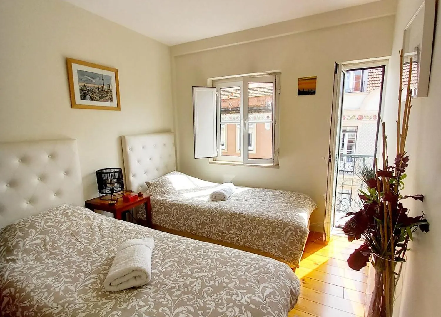 Charme Et Confort Au Coeur De Graca Lisbon Homestay